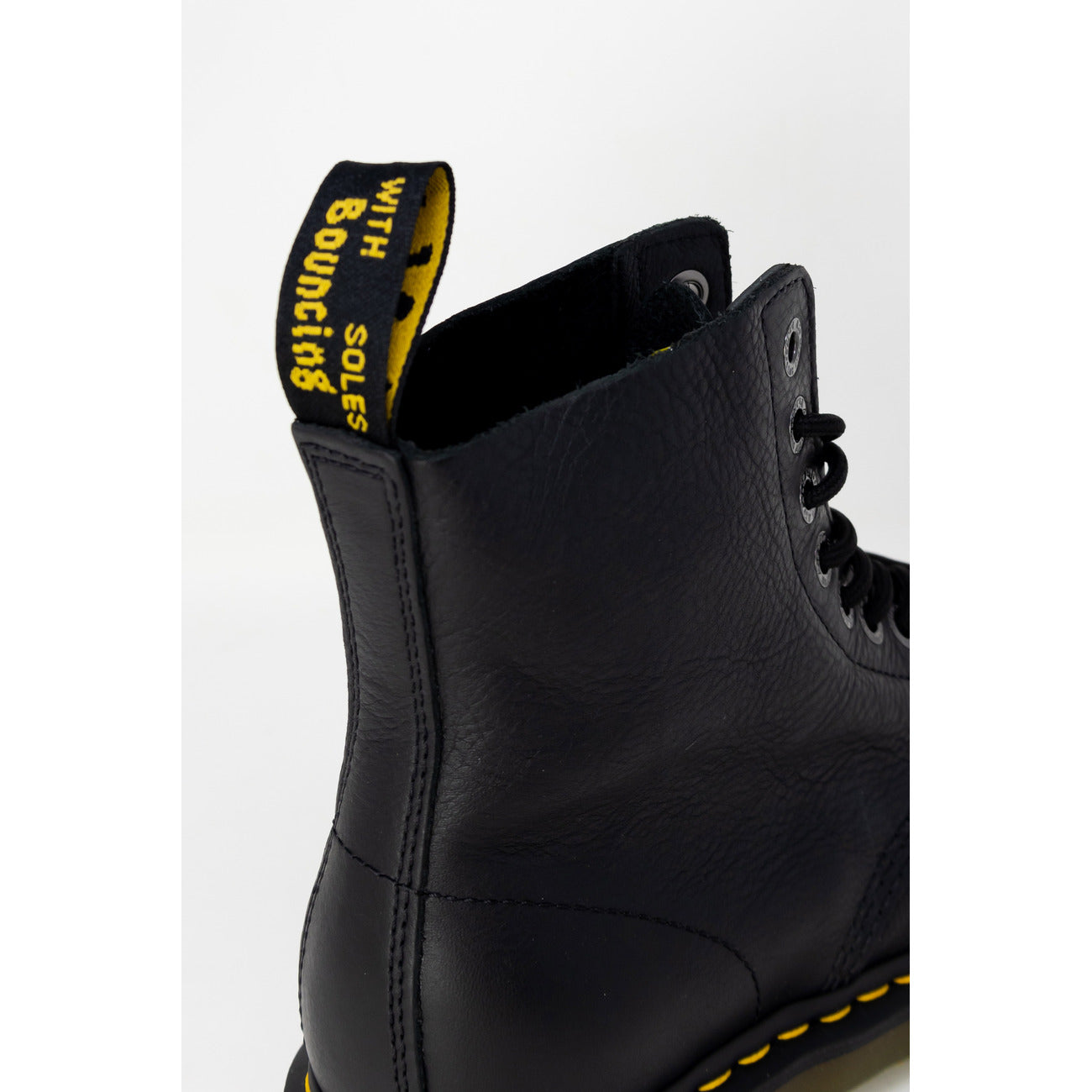 Dr. Martens Enkellaarsjes Dames Zwart – 100% Leer & Vetersluiting
