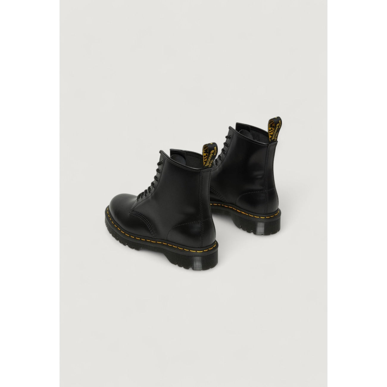 Dr. Martens Enkellaarsjes Dames Zwart – 100% Leer & Rubberzool