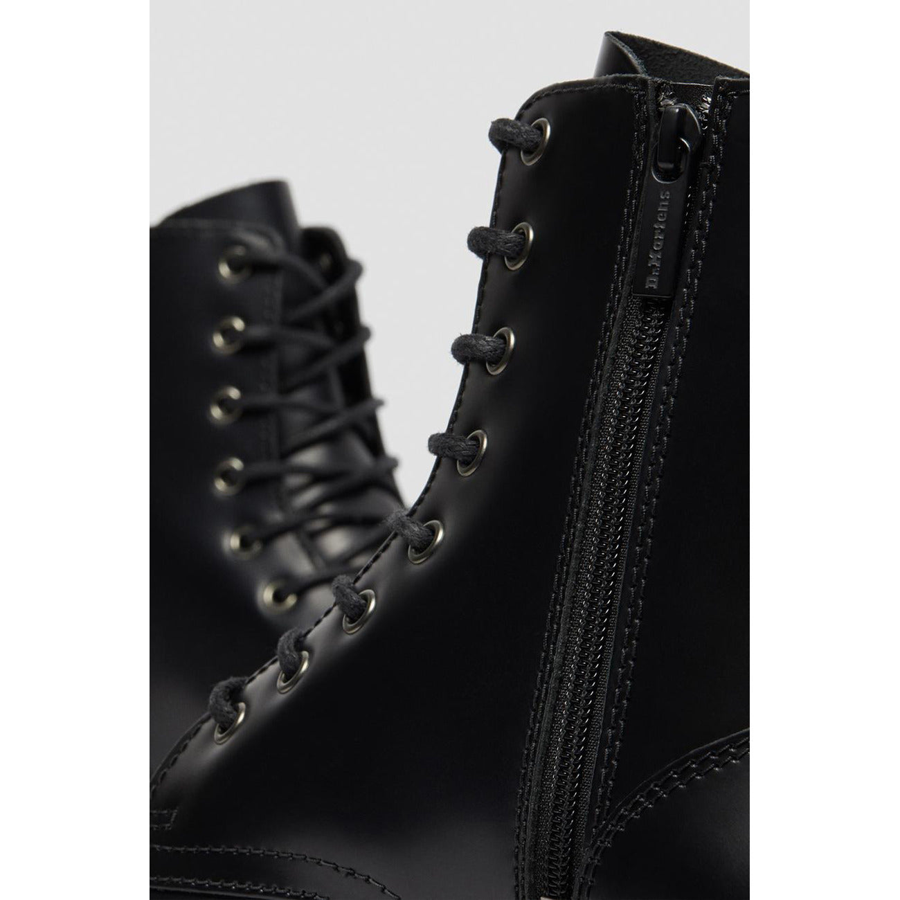 Dr. Martens Laarzen Dames Zwart – Leer & PVC Mix