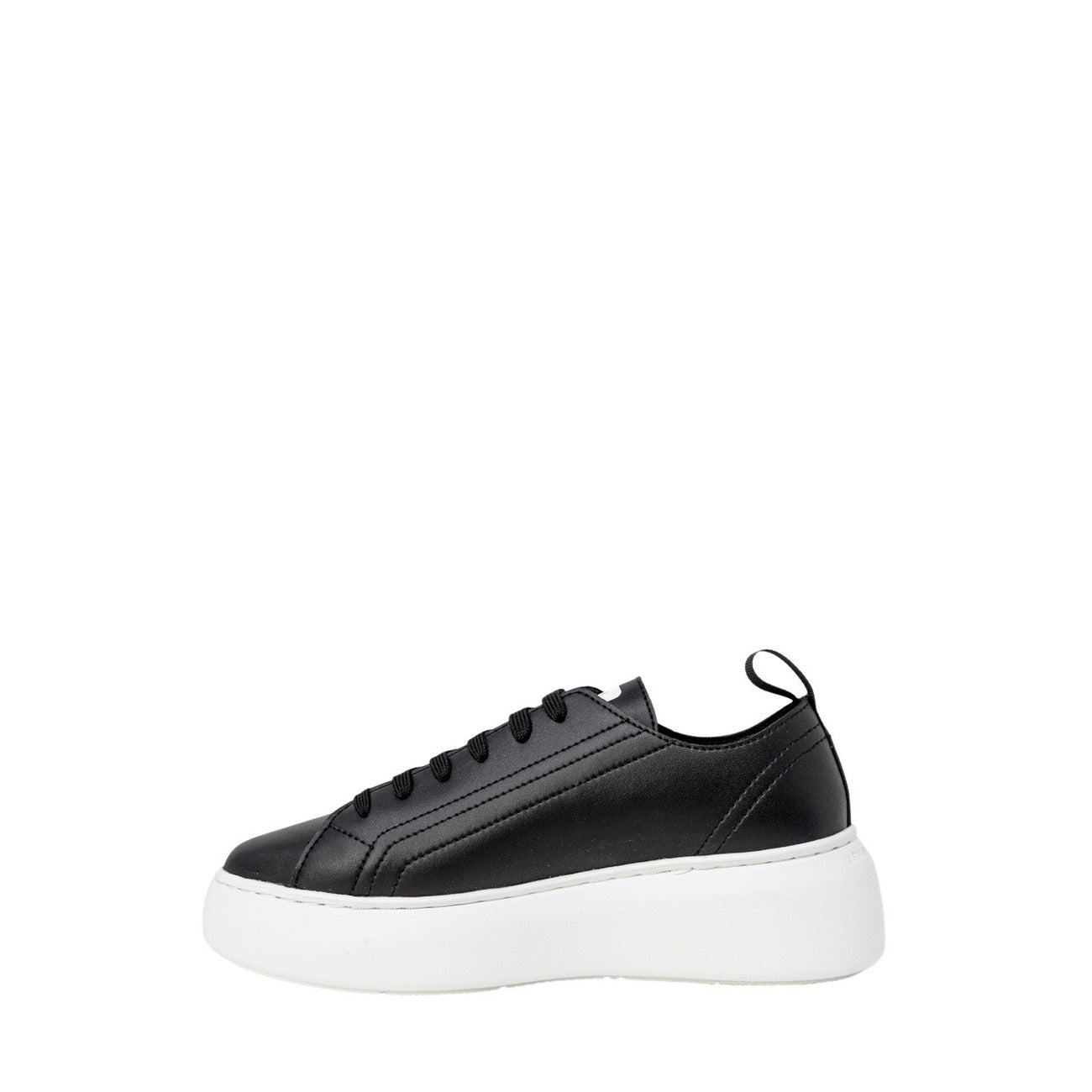 Armani Exchange Sneakers Dames Zwart Leer