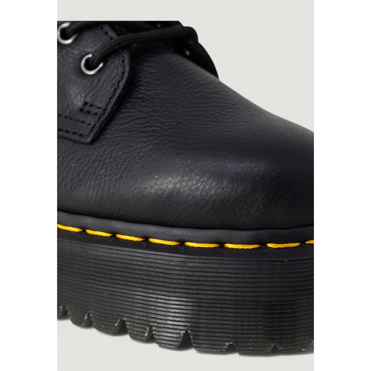 Dr. Martens Enkellaarsjes Dames Zwart – 100% Leer & Rubberzool