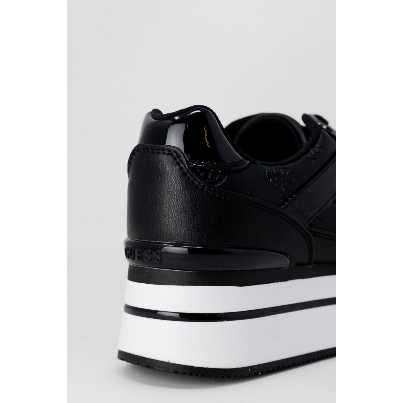 Guess Sneakers Dames Zwart