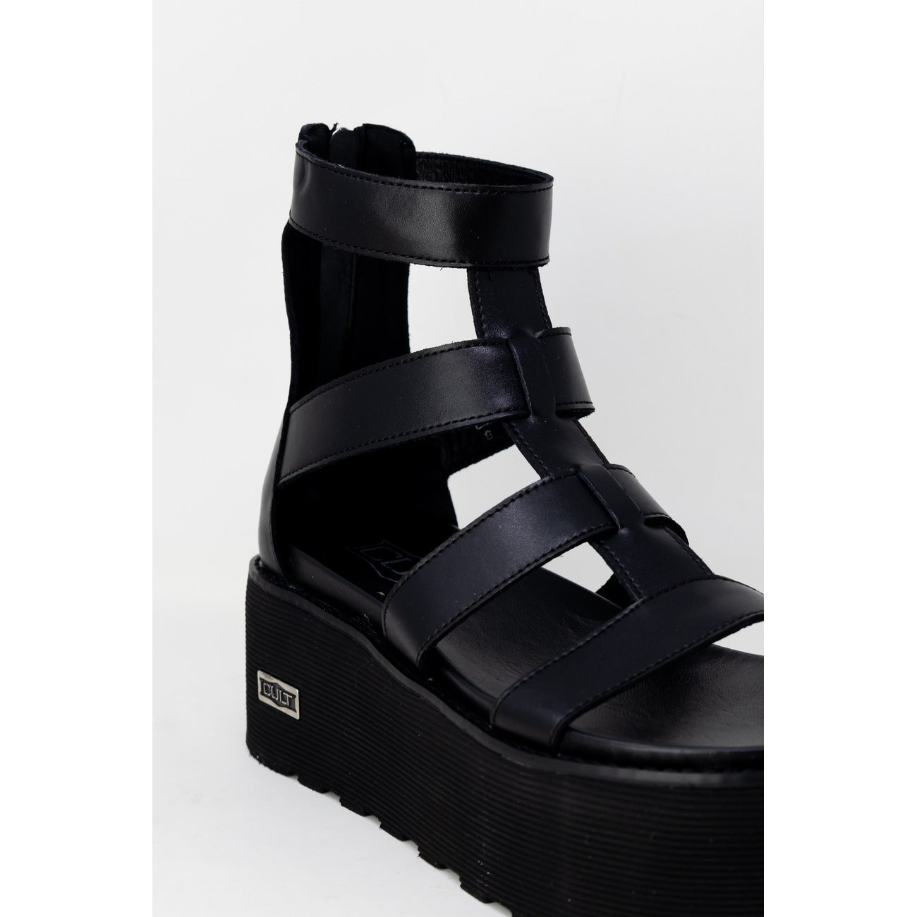 Cult Slip-on Schoenen Dames Zwart Platform