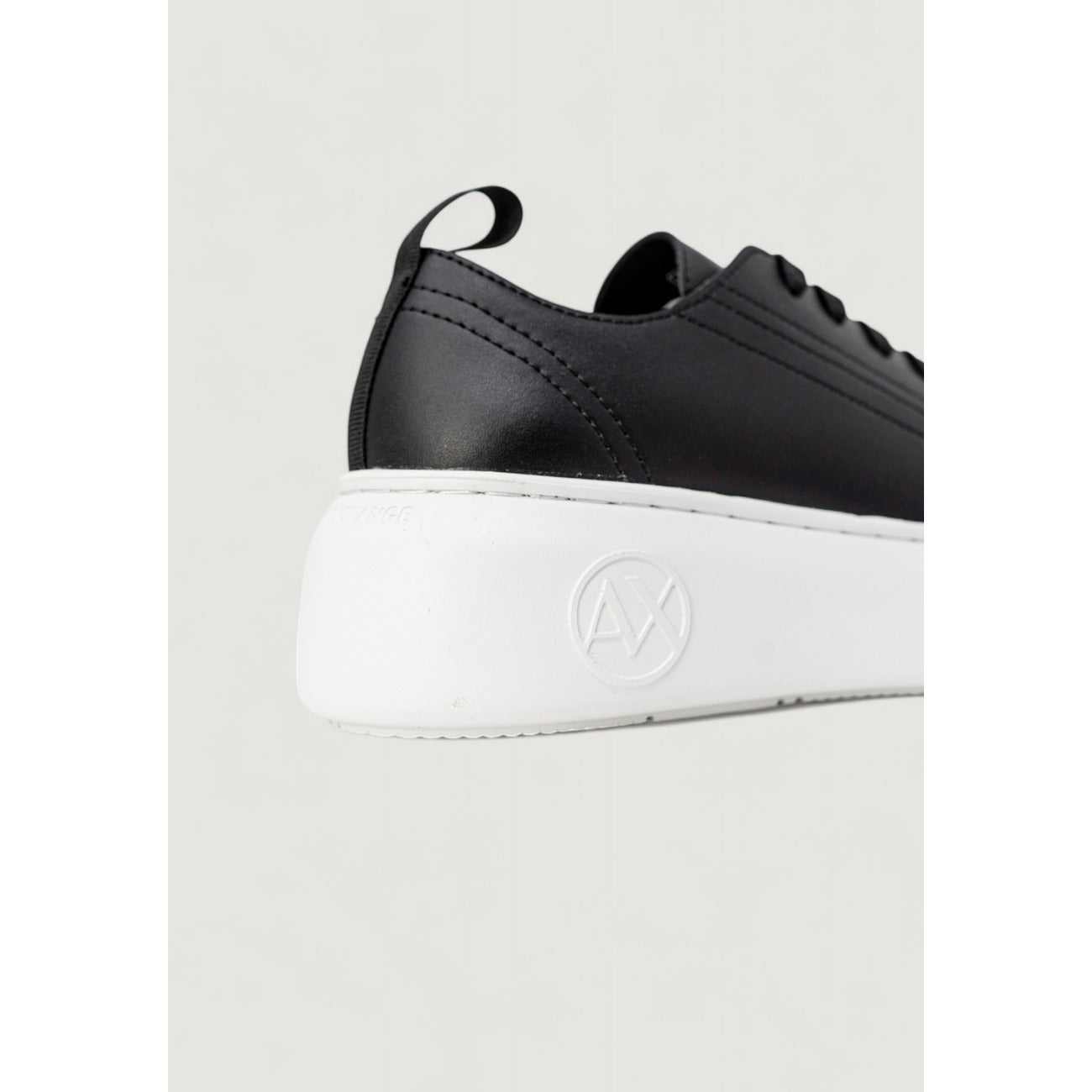 Armani Exchange Sneakers Dames Zwart Leer