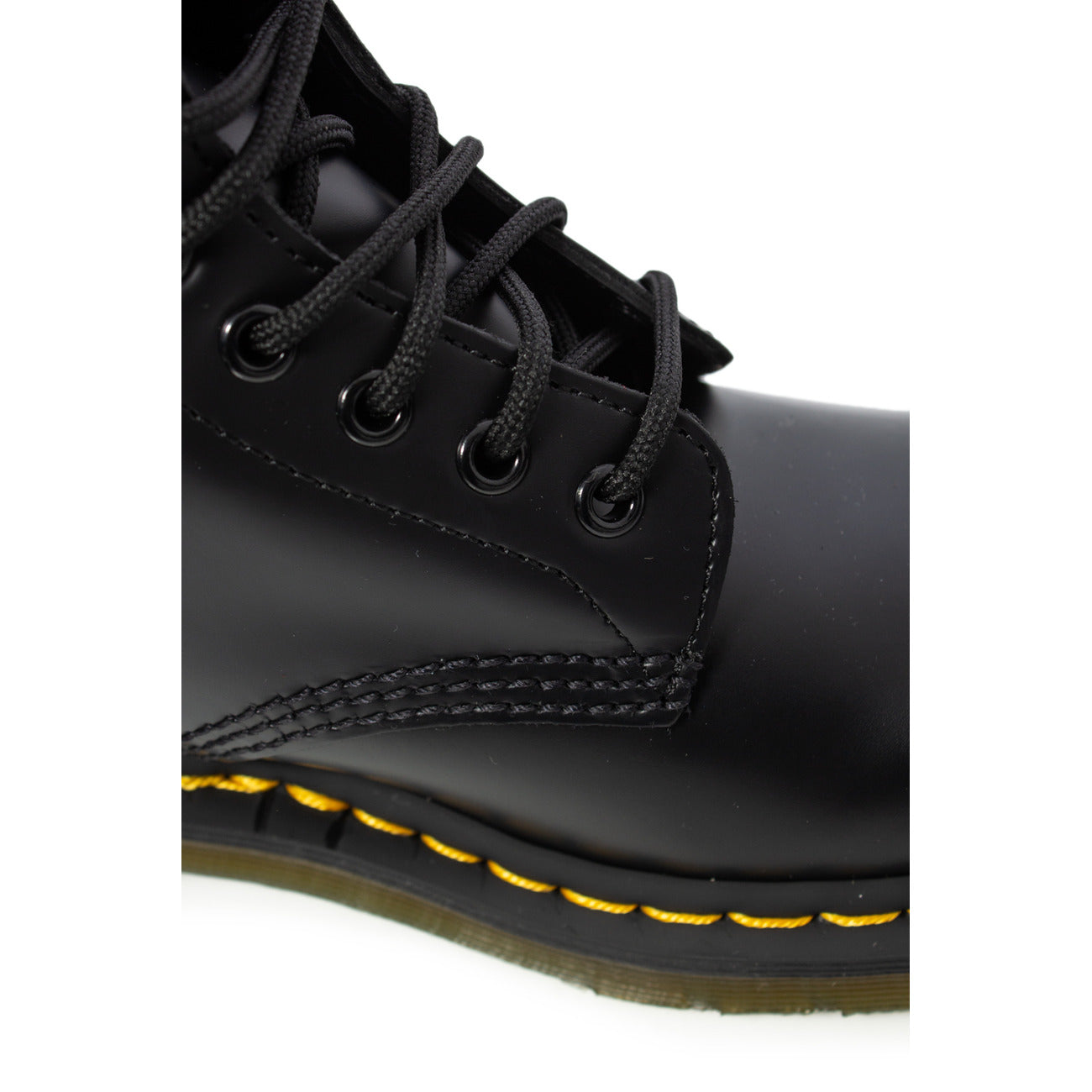 Dr. Martens Laarzen Dames Zwart – 100% Leer & Rubberzool